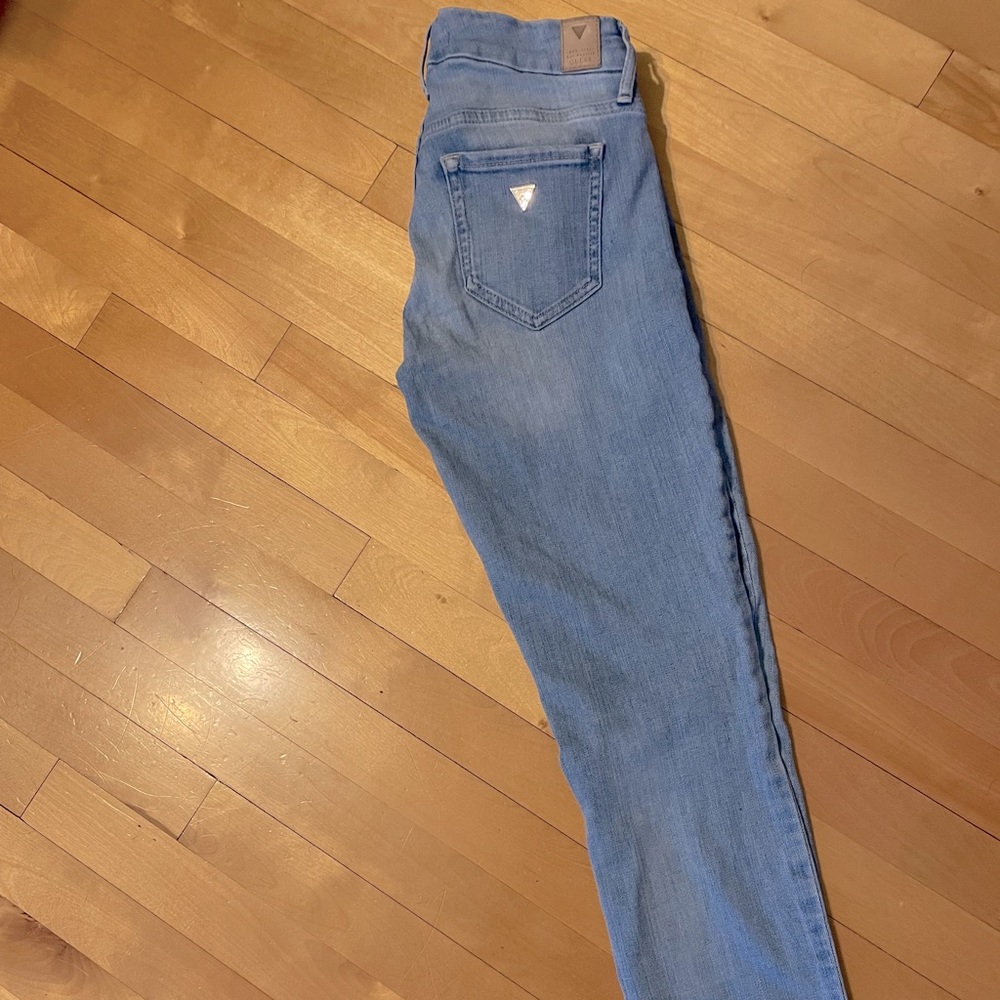 Gently used stretch Power Curvy Mid Guess Sz 25